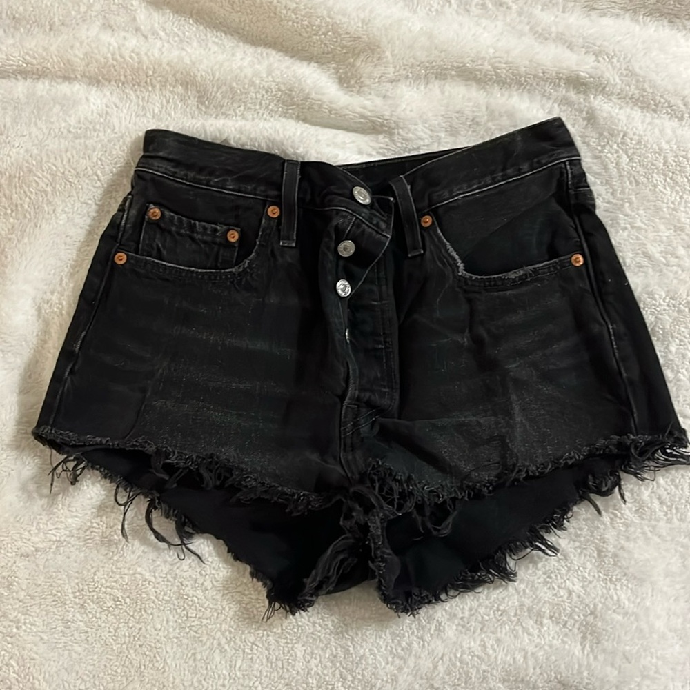 black levi’s 501 shorts